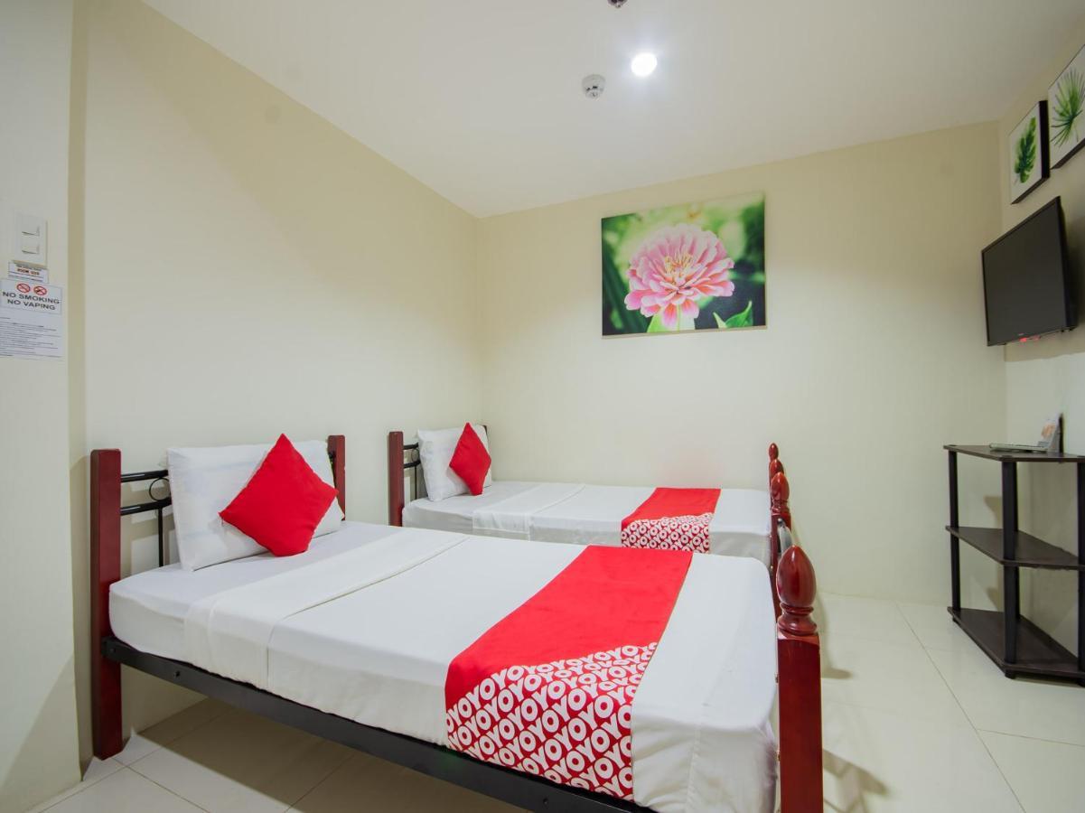 Oyo 707-908 Salinas Suites Cebu Stadt Exterior foto